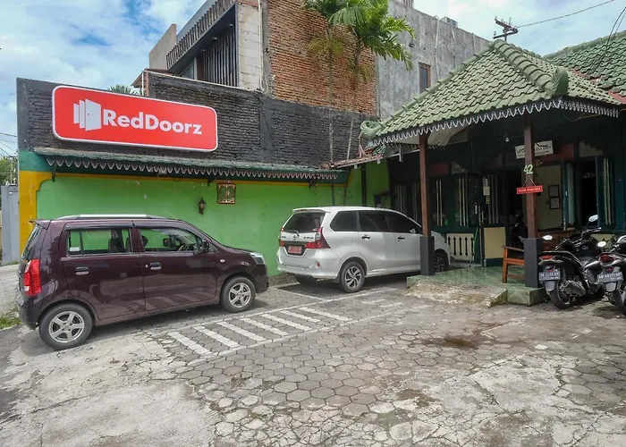RedDoorz near Plengkung Gading
