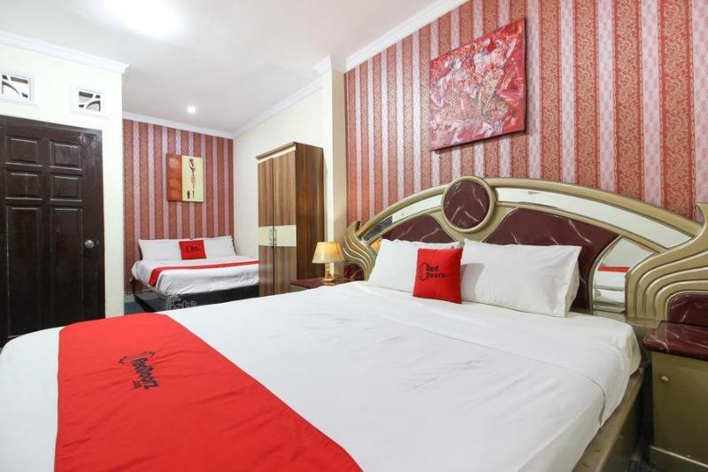 Reddoorz Near Plengkung Gading Hotel 2*